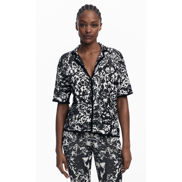 Desigual Tops - Desigual Women's Bandana Fluid Short Sleeve Abstract Print White Black‎ Medium